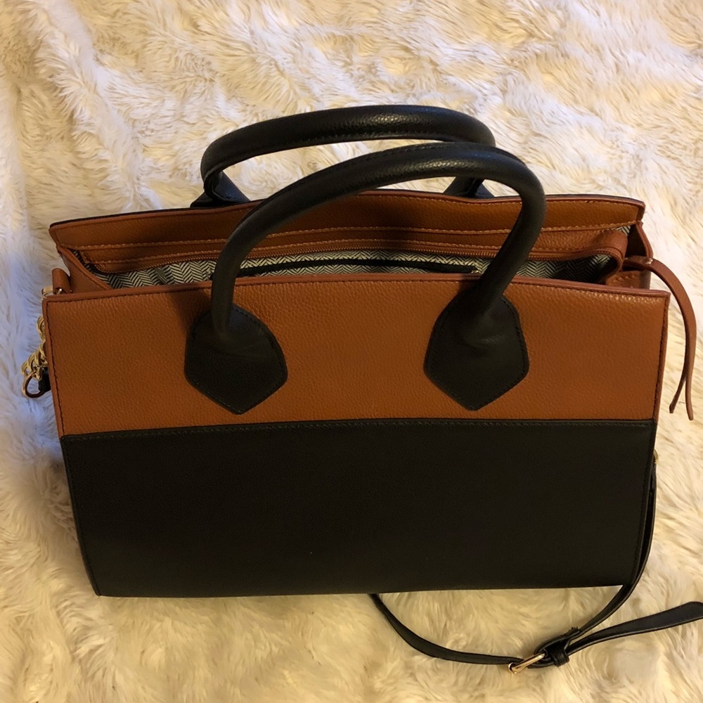 ✨Shop sale!💕BOGO 1/2✨  Large arm tote bag